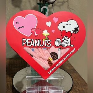 Peanuts Snoopy Velour Pants, size large, new!